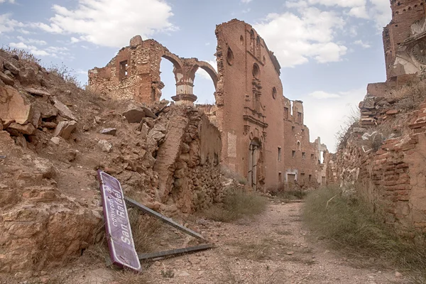 스페인 남북 전쟁의 폭격에 의해 파괴 하는 belchite 마 — 스톡 사진