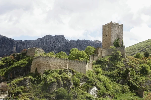 Yedra kale veya Cazorla şehir içinde dört köşe, — Stok fotoğraf