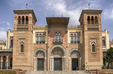 Seville şehir Mara Luisa parkının güzel Mudéjar Pavilion