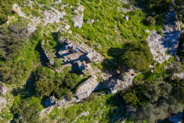 Endülüs 'ün Benahavis belediyesindeki Montemayor kalesinin kalıntıları.