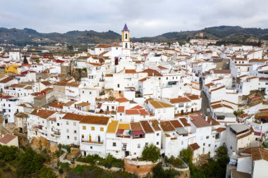 Sierra de las Nieves Ulusal Parkı, Endülüs 'te Yunquera belediyesinin manzarası 