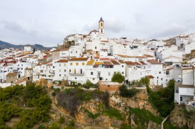 Sierra de las Nieves Ulusal Parkı, Endülüs 'te Yunquera belediyesinin manzarası 