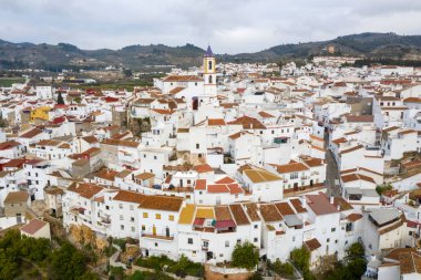 Sierra de las Nieves Ulusal Parkı, Endülüs 'te Yunquera belediyesinin manzarası 