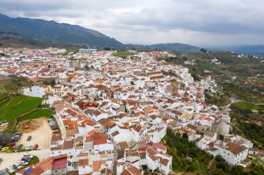 Sierra de las Nieves Ulusal Parkı, Endülüs 'te Yunquera belediyesinin manzarası 