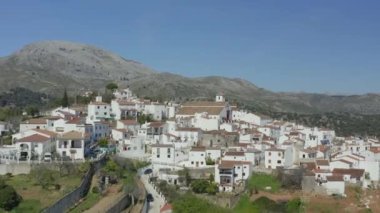 Malaga 'nın Genal Vadisi' ndeki Cartajima belediyesinin manzarası