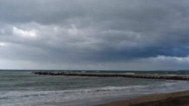 Endülüs, Costa del Sol 'daki Marbella kasabasının güzel plajı.