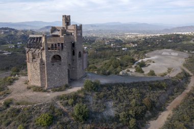 İspanya 'nın Malaga eyaletindeki Alhaurin el Grande' deki La Mota Kalesi