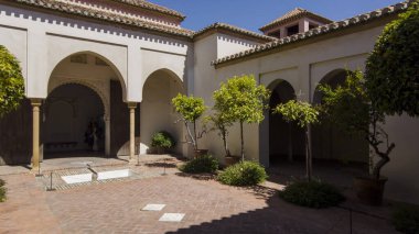 Malaga, Endülüs 'ün eski Nasrid kalesinin bahçeleri