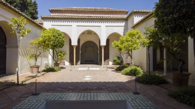 Malaga, Endülüs 'ün eski Nasrid kalesinin bahçeleri