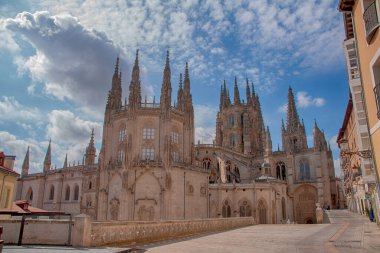 İspanya, Castilla Leon 'daki güzel Burgos katedralinin dış görünüşü