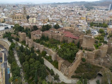 İspanya 'nın Malaga kentindeki İslam döneminin güzel Alcazaba manzarası.
