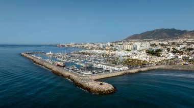 Benalmdena belediyesine bağlı Port Marina İHA 'nın gözünden, İspanya