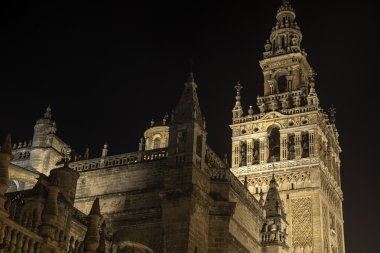 Seville, La Giralda anıtları