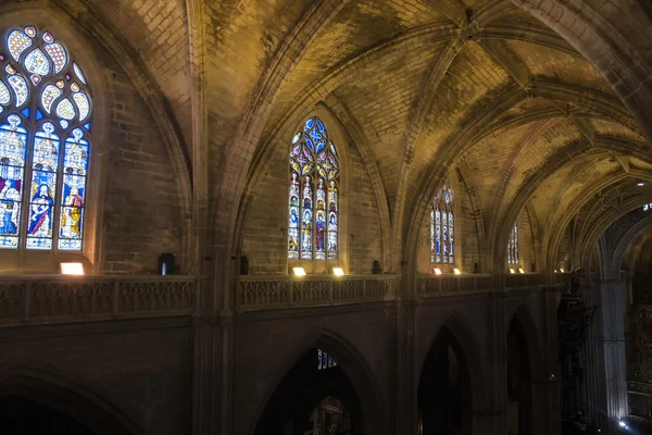 Bedeckt die heilige Kathedrale von Sevilla, Andalusien — Stockfoto