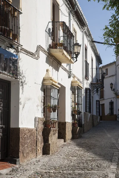 Passeggiata per le vie della città di Ronda in provincia di Malaga, Andalusia — Foto Stock