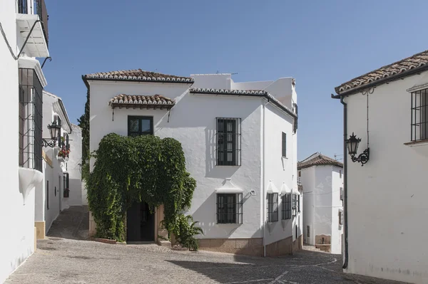 Paseando por la ciudad de Tajo de Ronda en la provincia de Mlaga, Andalucía — Foto de Stock