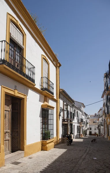 Malaga Eyaleti, Andalusia Ronda şehir sokaklarında yürümek — Stok fotoğraf