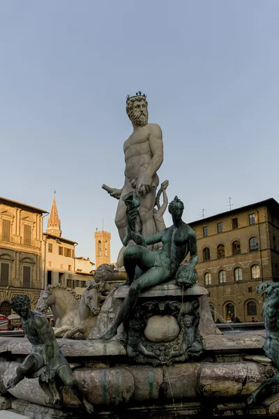Esculturas de mármol ornamentales en Florencia — Foto de Stock