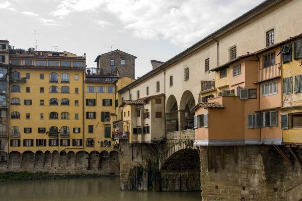 Vecchio most ve městě Itálie, Florencie — Stock fotografie