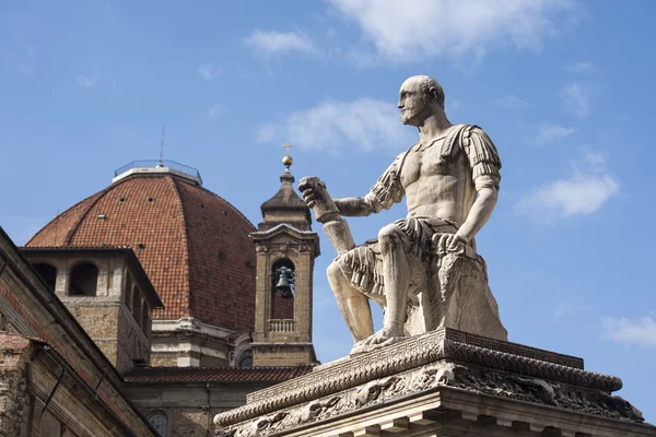 Ornamental statues in the city of Florence — Stock Photo, Image