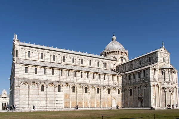 Monumentos religiosos na cidade italiana de Pisa — Fotografia de Stock