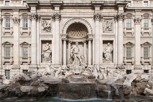 在罗马，意大利的美丽特雷维喷泉。 — 图库照片