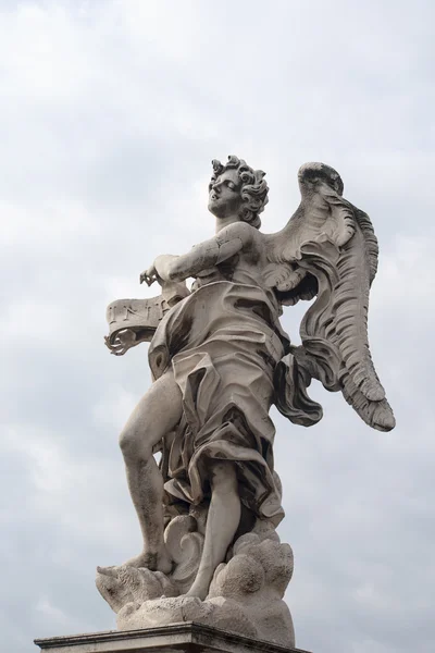 Steinskulptur eines Engels von bernini, rom — Stockfoto