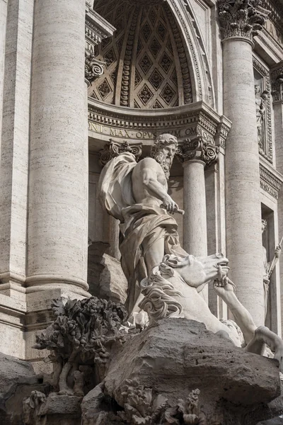 Gyönyörű Trevi-kúttól, Róma, Olaszország — Stock Fotó