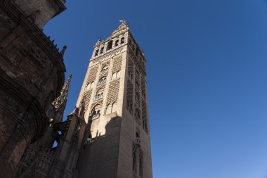 Seville, La Giralda anıtları