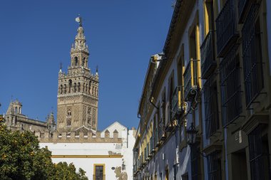 Seville, La Giralda anıtları