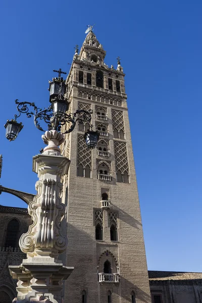 Seville, La Giralda anıtları
