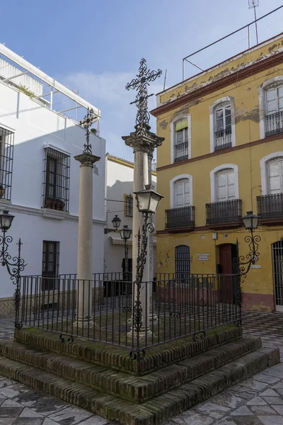 Seville ve bugün judera mahalle Santacruz denilen eski sokaklarında geziniyor — Stok fotoğraf