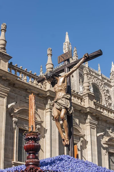 Jesús en la cruz, hermandad de los estudiantes, Semana Santa de Sevilla — Foto de Stock
