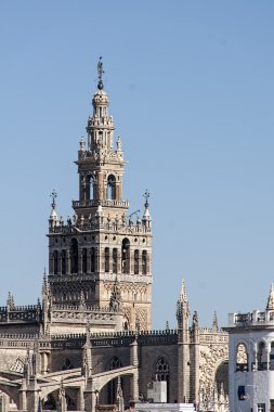 Seville, La Giralda anıtları