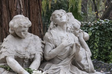 Gustavo Adolfo Becquer Seville şaire adanmış anıt ayrıntılarını