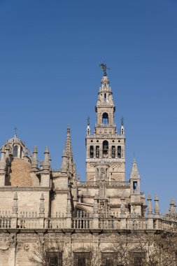 Seville, La Giralda anıtları