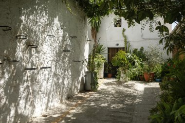 Malaga, İspanya ilinin Alozaina kasaba sokaklarında