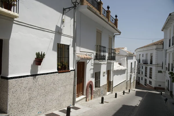 Calles de la localidad de Alozaina en la provincia de Málaga, España — Foto de Stock