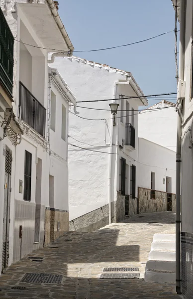 Ruas da cidade de Alozaina, na província de Málaga, Espanha — Fotografia de Stock