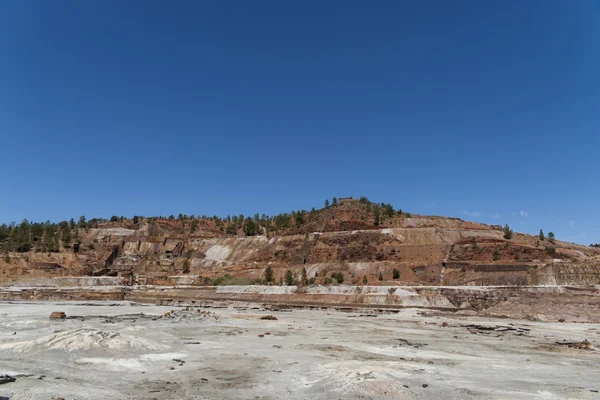 Mining landscape red river basin in the province of Huelva, Andalusia — Stock Photo, Image