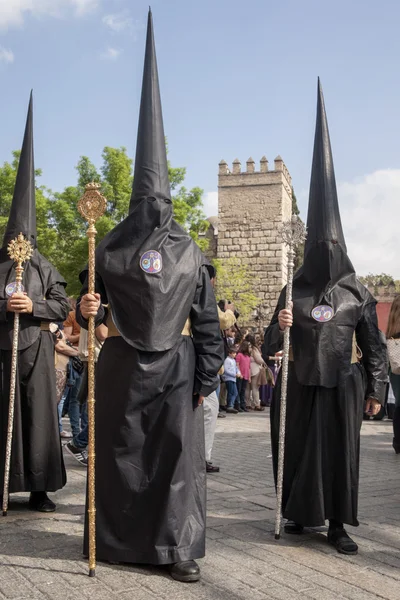 Cofrada studenter, heliga veckan i Sevilla — Stockfoto