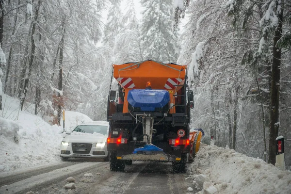 Sneeuwruiming Bergweg — Stockfoto