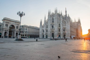 Milano Katedrali Sabah güneş doğarken