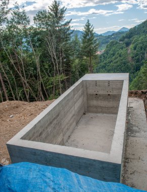 Füniküler sarmaşıklar için beton taban