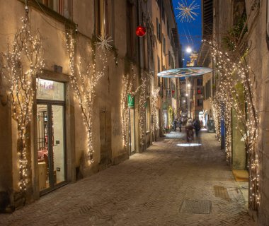 Bergamo Citt Alta yeni yıl kutlamaları için aydınlatıldı