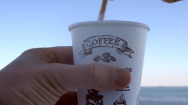 El adam karıştırma kupa