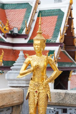 Kinnorn heykeli altın