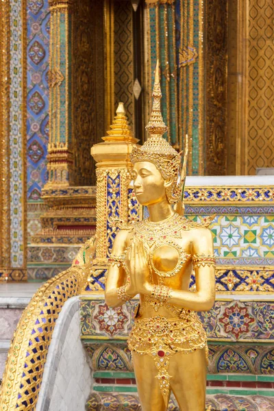 Statue de Kinnaree doré — Photo