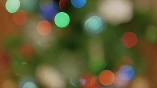 Рождественский Боке Красивый Фон Мерцающими Размытыми Лампочками Рождественская Ёлка — стоковое видео