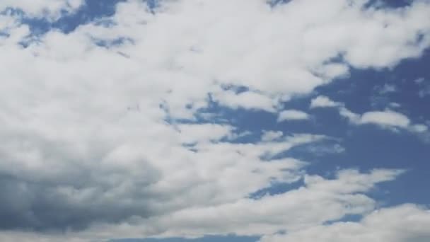Timelapse Nuvole Contro Cielo Blu Primo Piano Nuvole Rapido Movimento — Video Stock